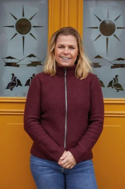 Ivanhoe of Sweden BRODAL FEMALE, 100% FILTAD ULL — NAVY Online